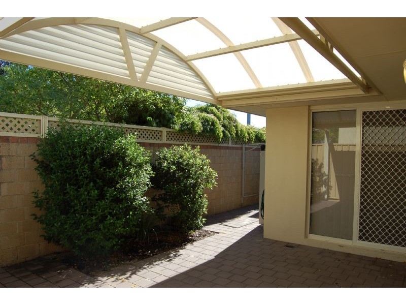 10/45  Norman Street, St James WA 6102