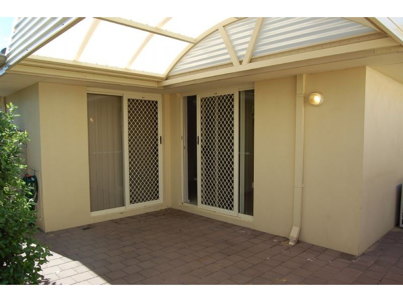 10/45  Norman Street, St James WA 6102