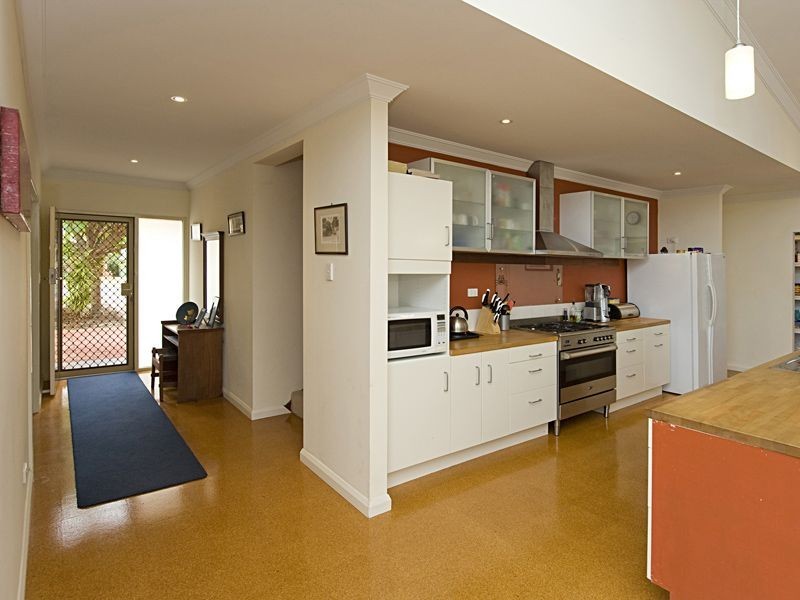 37 Emily Street, St James WA 6102