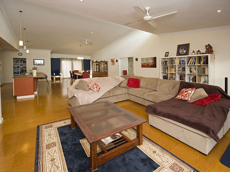 37 Emily Street, St James WA 6102