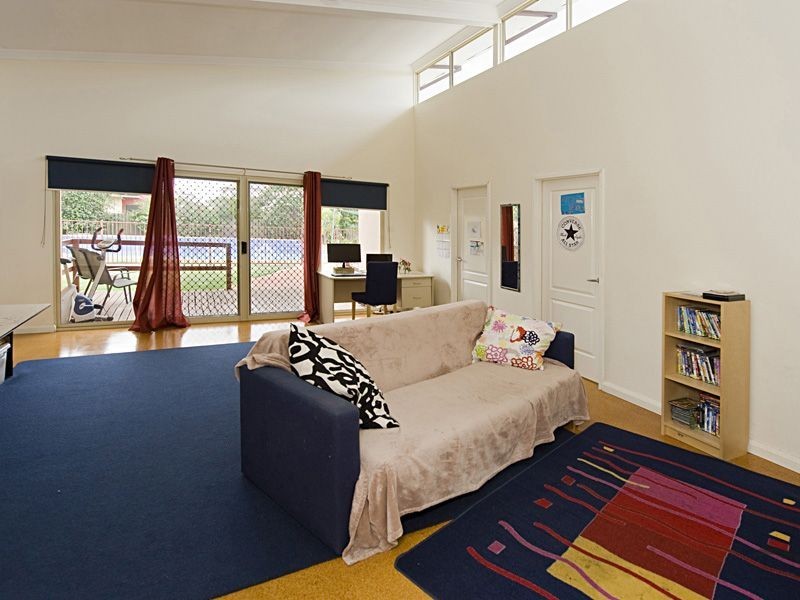 37 Emily Street, St James WA 6102