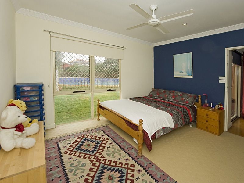 37 Emily Street, St James WA 6102