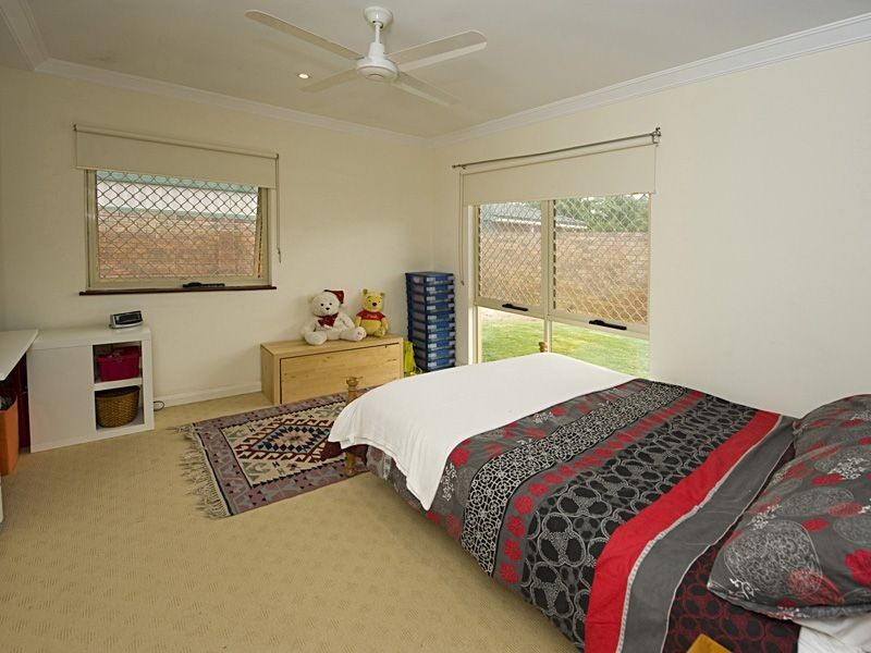 37 Emily Street, St James WA 6102