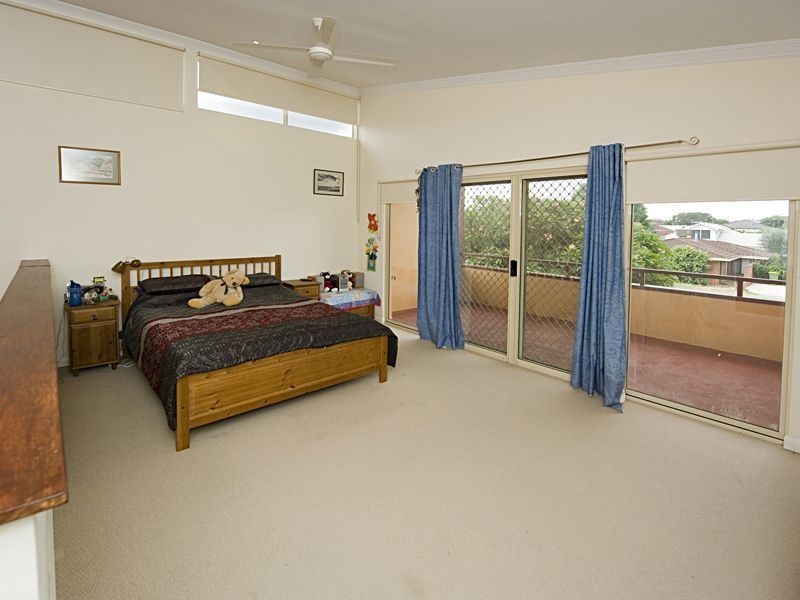 37 Emily Street, St James WA 6102