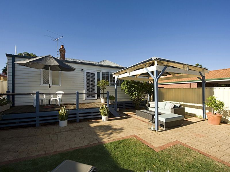 19 Rathay Street, Victoria Park WA 6100