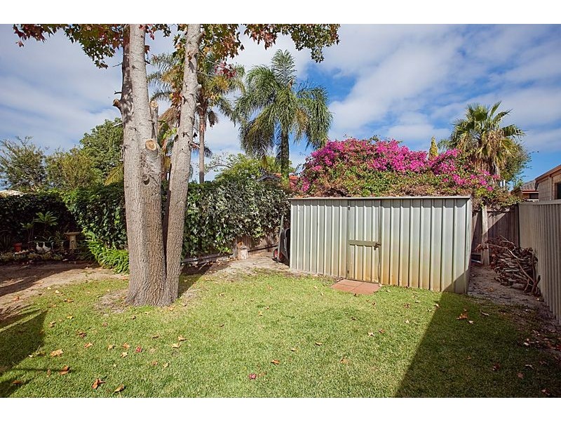 3 Boulder St, Bentley WA 6102