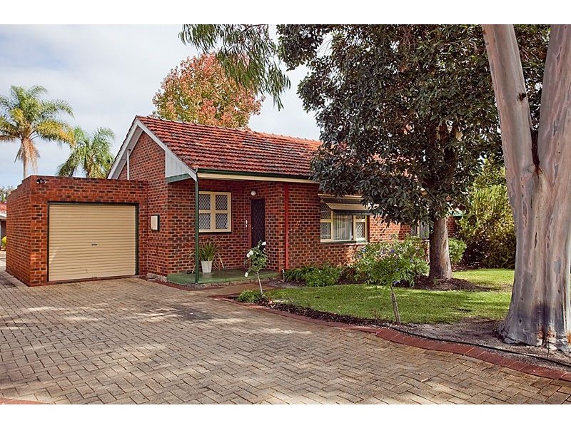 3 Boulder St, Bentley WA 6102