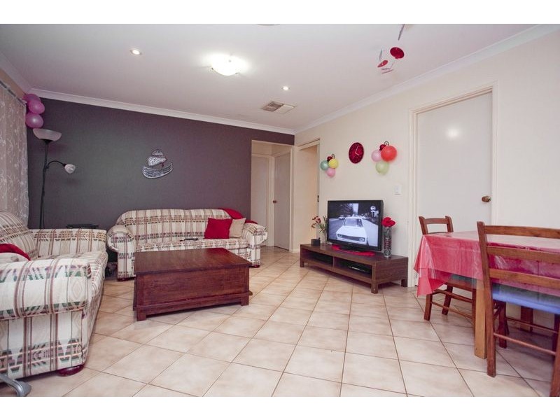 7 Dixon Ave, Kewdale WA 6105