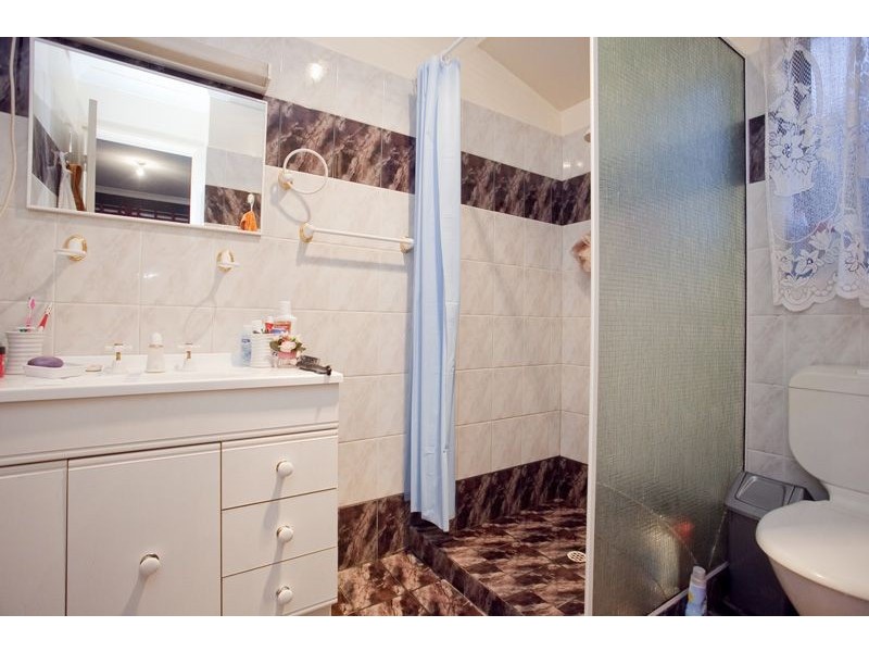 7 Dixon Ave, Kewdale WA 6105