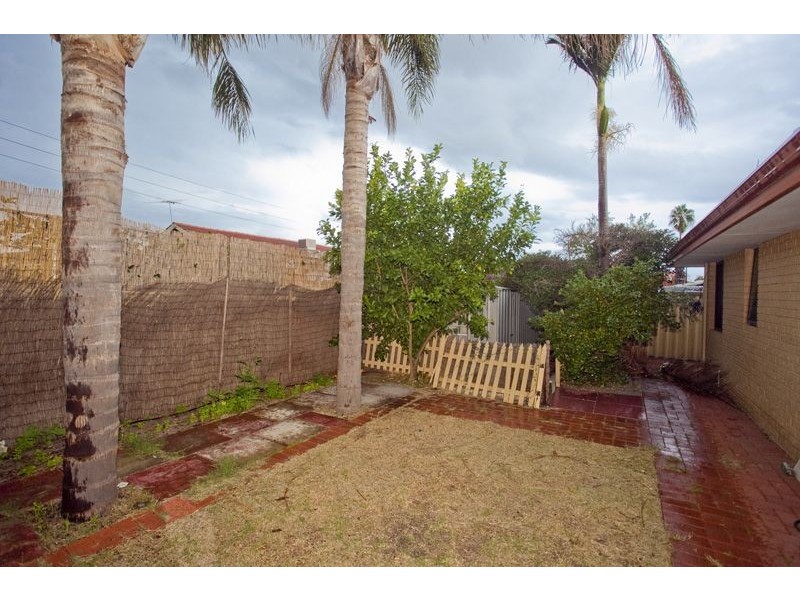 7 Dixon Ave, Kewdale WA 6105