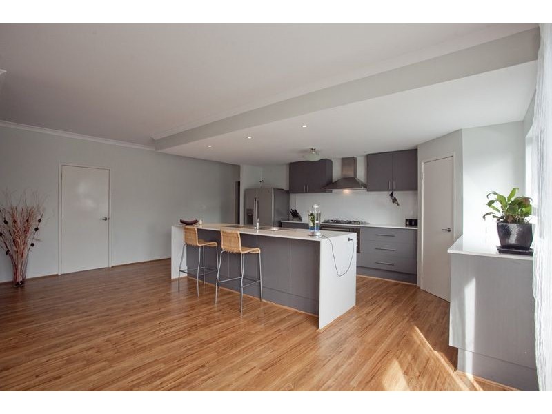 18A Abercorn Road, Forrestfield WA 6058