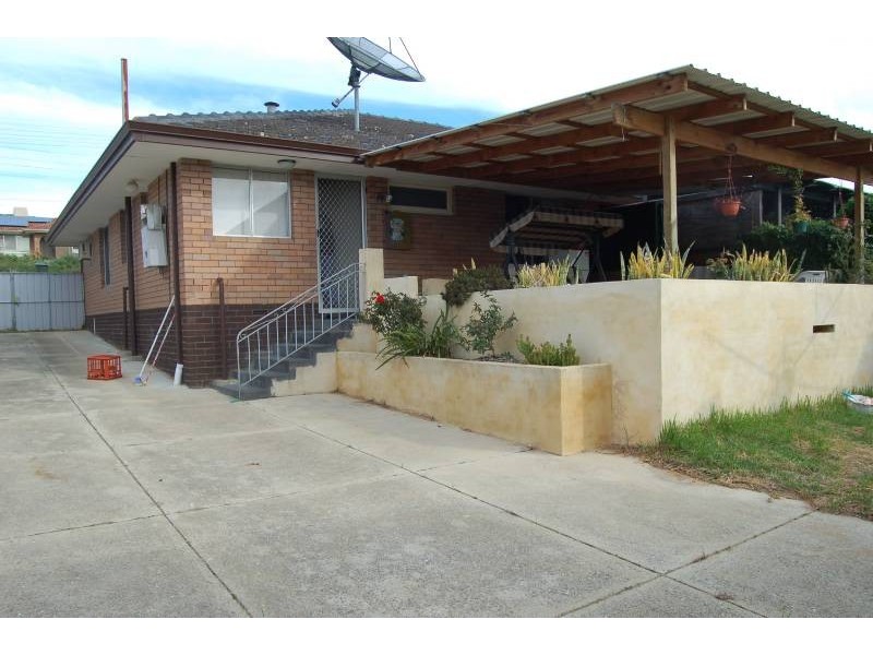 12A Claygate Rd, Hamilton Hill WA 6163