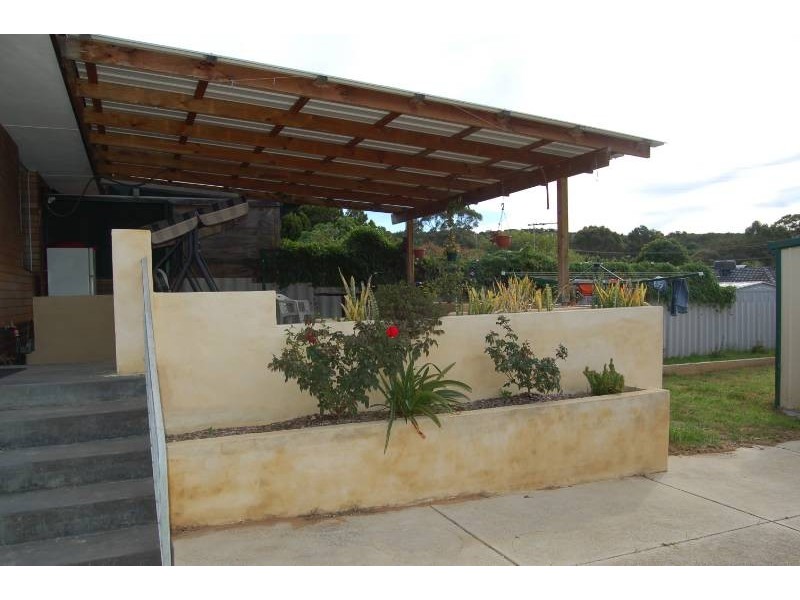 12A Claygate Rd, Hamilton Hill WA 6163