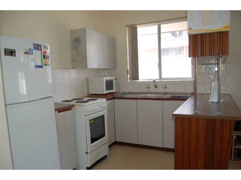 12A Claygate Rd, Hamilton Hill WA 6163