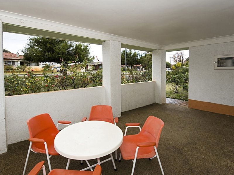 29 Victoria St, St James WA 6102