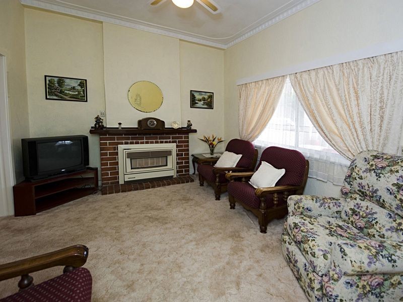 29 Victoria St, St James WA 6102