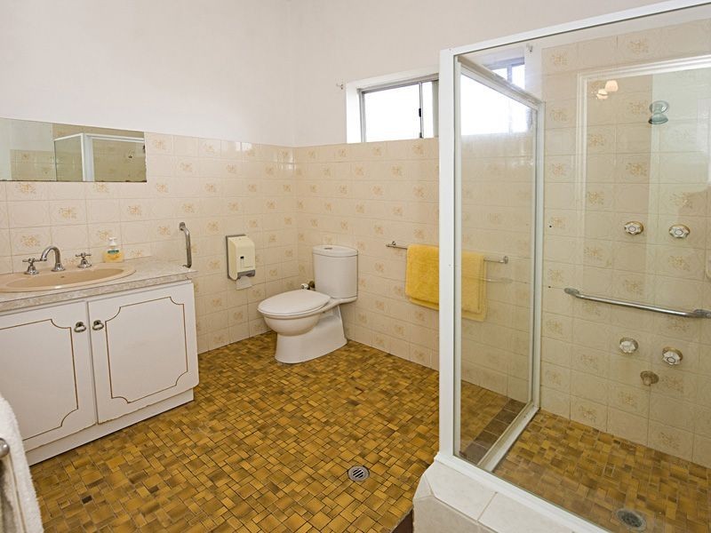 29 Victoria St, St James WA 6102