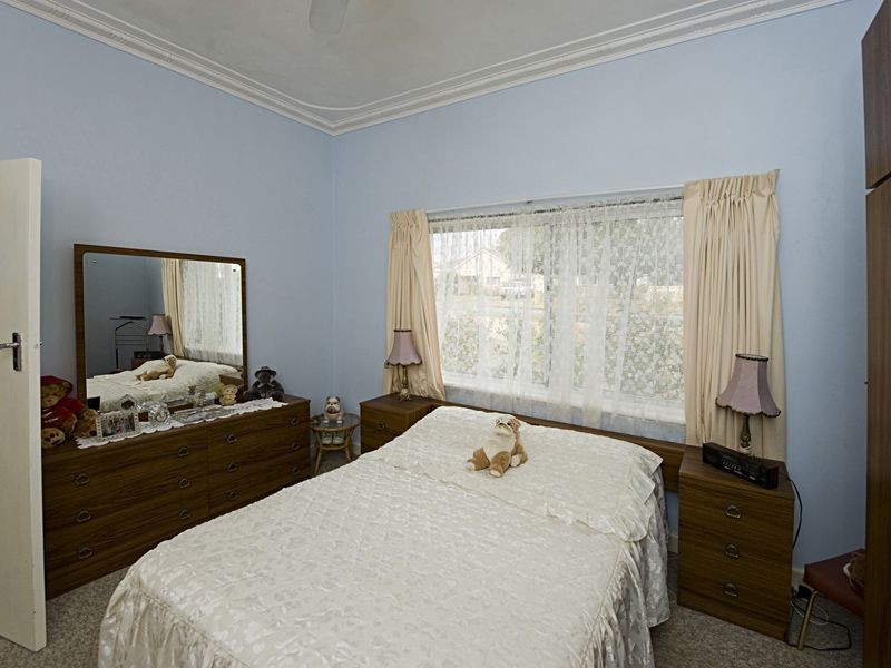 29 Victoria St, St James WA 6102