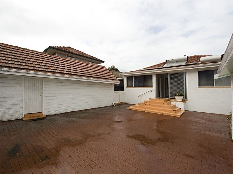 29 Victoria St, St James WA 6102