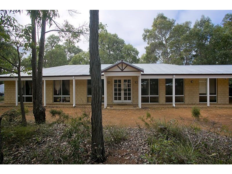 12 Buckland Grove, Mount Helena WA 6082