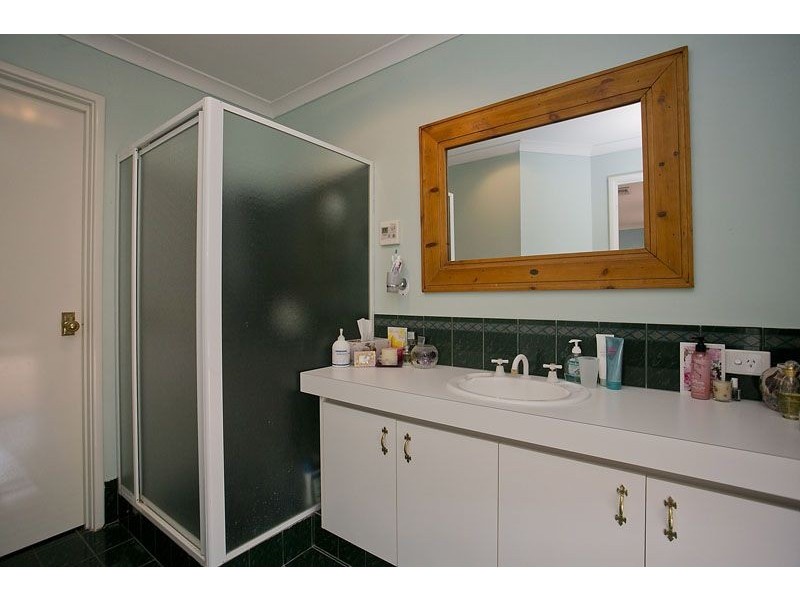 12 Buckland Grove, Mount Helena WA 6082