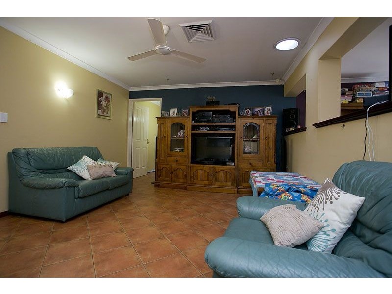 12 Buckland Grove, Mount Helena WA 6082