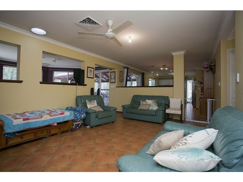 12 Buckland Grove, Mount Helena WA 6082