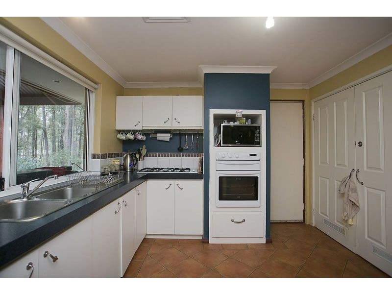 12 Buckland Grove, Mount Helena WA 6082