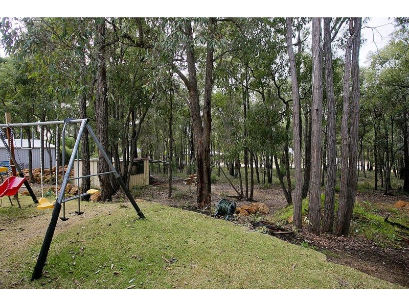 12 Buckland Grove, Mount Helena WA 6082