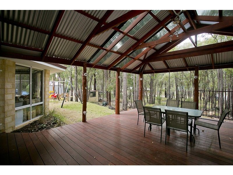 12 Buckland Grove, Mount Helena WA 6082