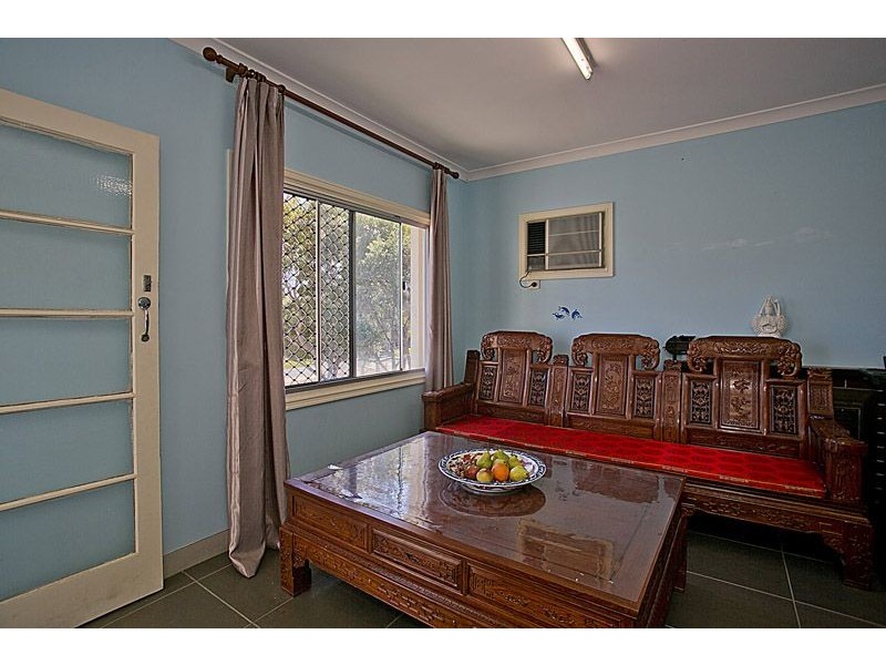 126 Hill View Terrace, St James WA 6102