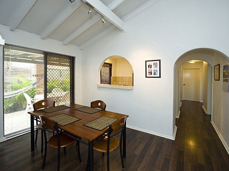 9/10 Chappel St, Dianella WA 6059