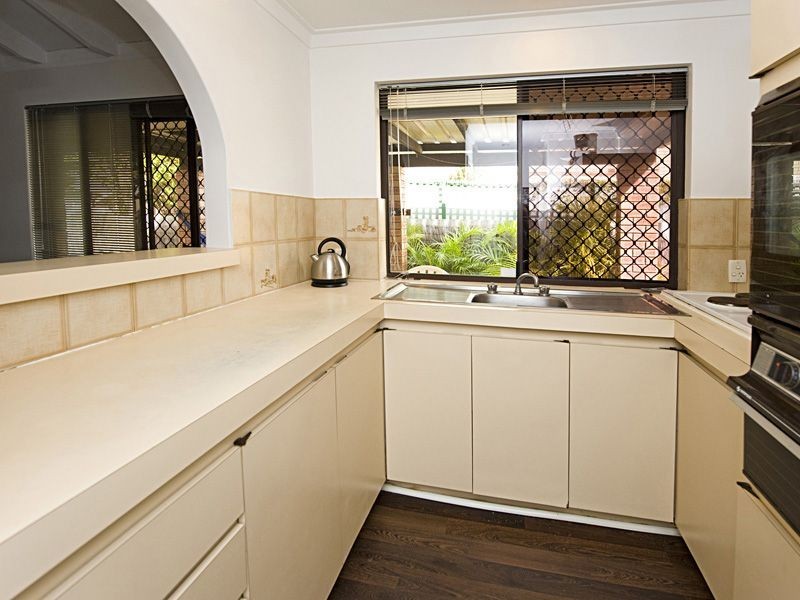 9/10 Chappel St, Dianella WA 6059