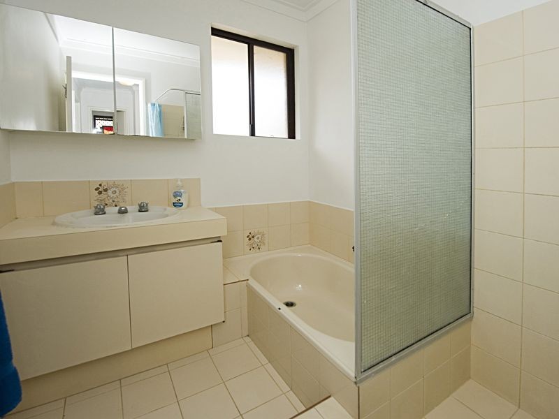 9/10 Chappel St, Dianella WA 6059