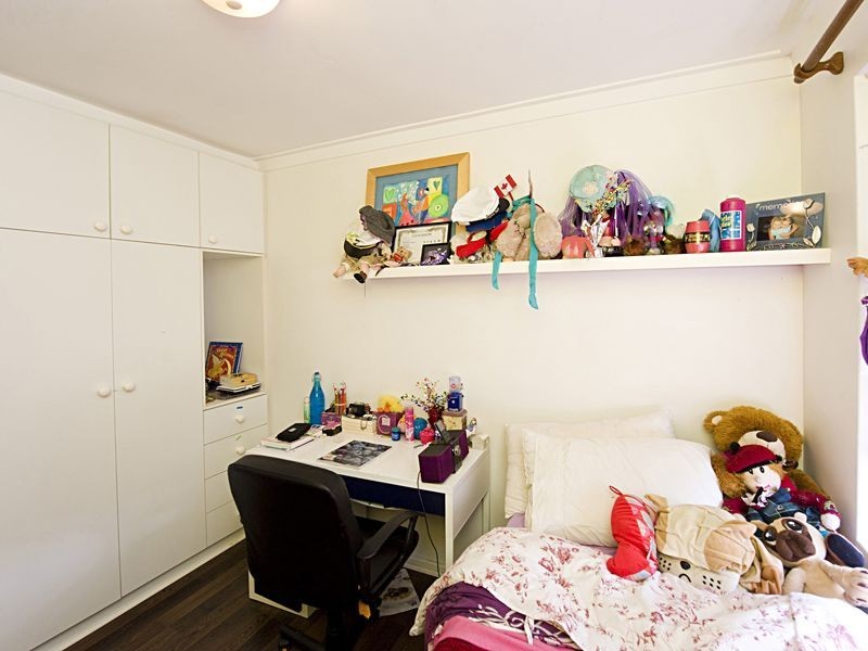 9/10 Chappel St, Dianella WA 6059