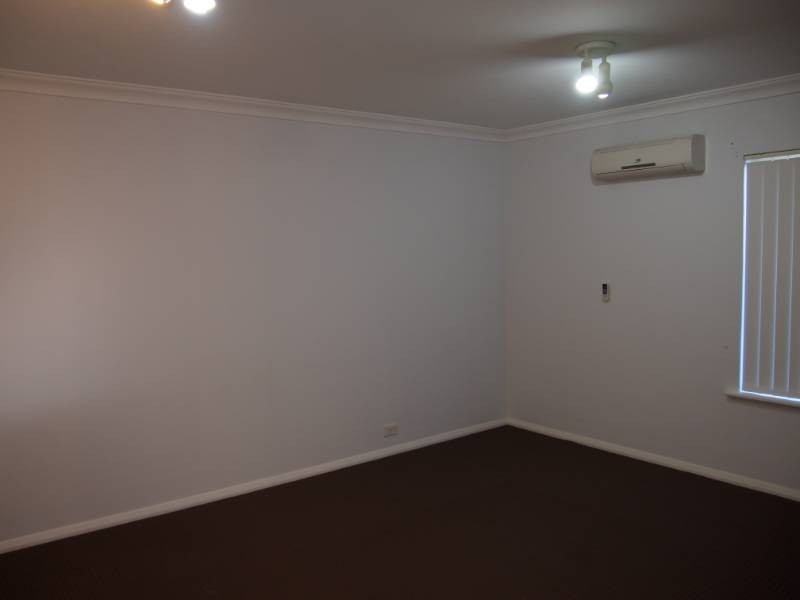 4/5 MacLeod Road, Applecross WA 6153