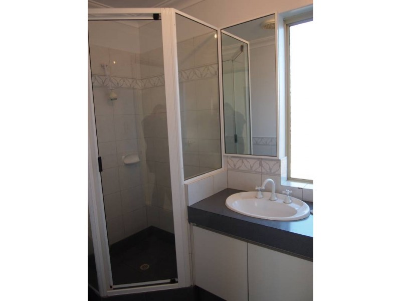 4/5 MacLeod Road, Applecross WA 6153