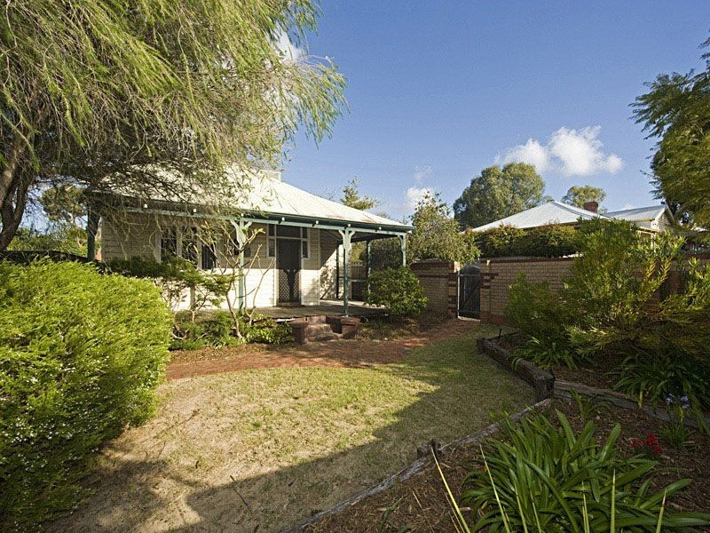 76 KENT STREET, East Victoria Park WA 6101