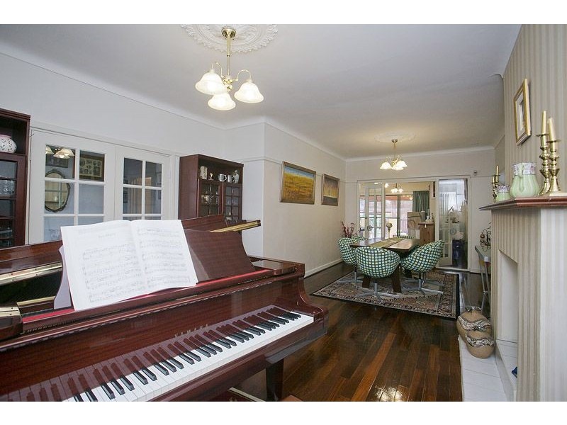 210 Shepperton Rd, East Victoria Park WA 6101