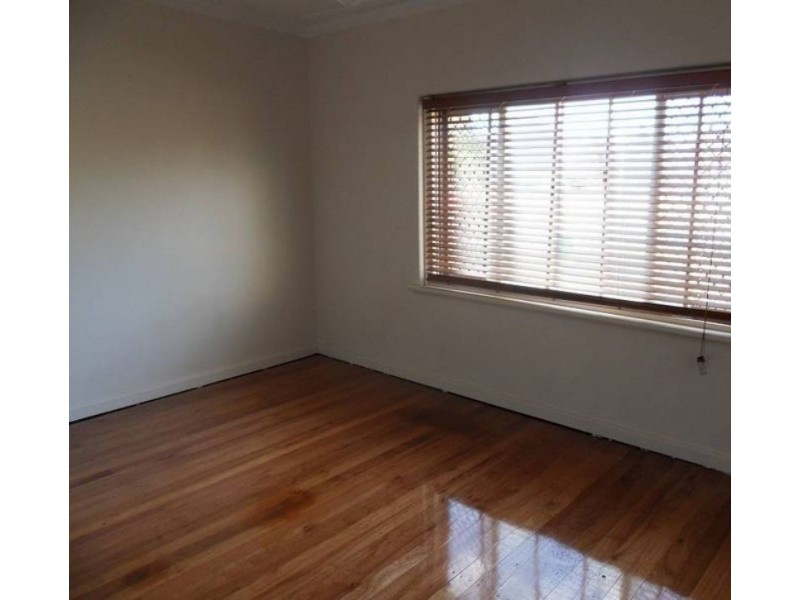 397 Berwick St, St James WA 6102