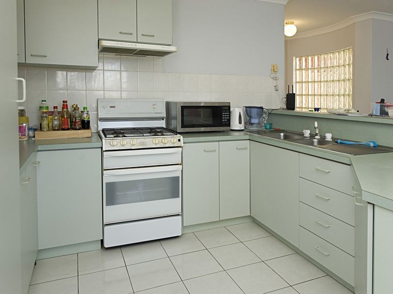 4/27 King George St, Victoria Park WA 6100