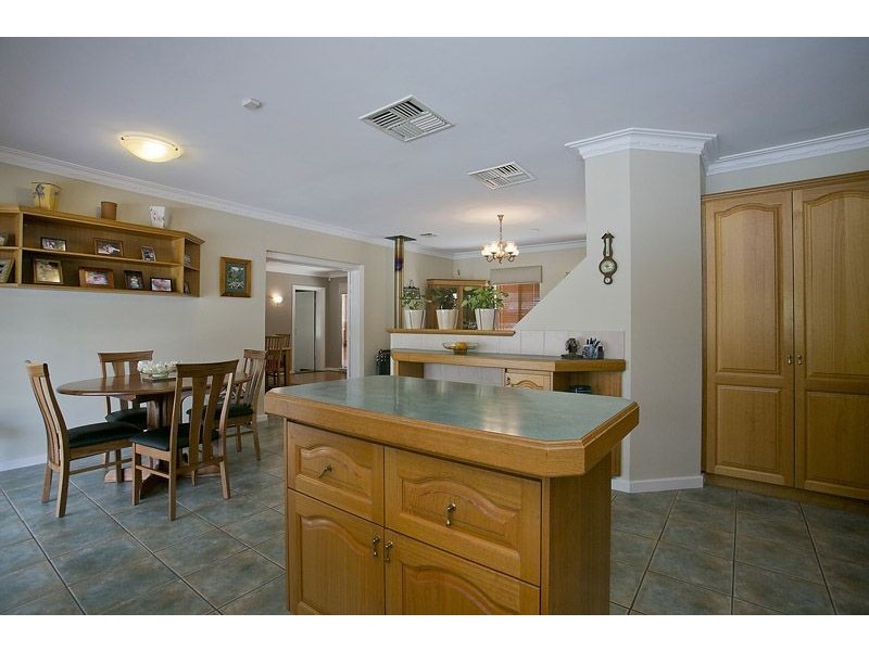 80 Crystal Brook Road, Wattle Grove WA 6107