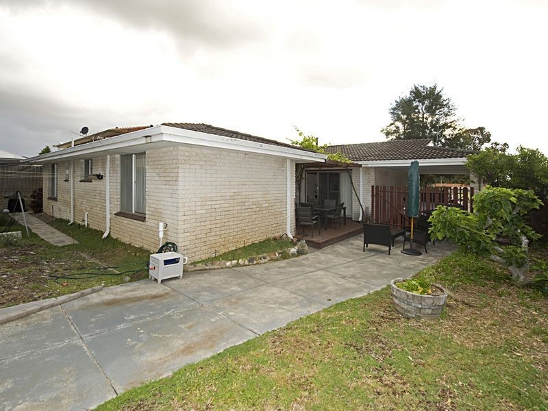 32 Redmond Street, Salter Point WA 6152
