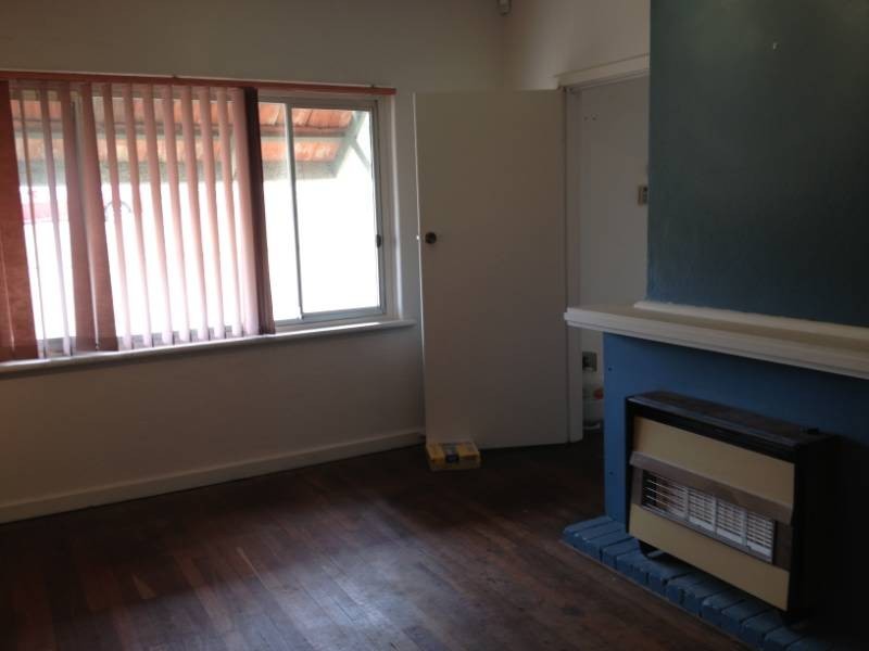 22 Upton Street, St James WA 6102