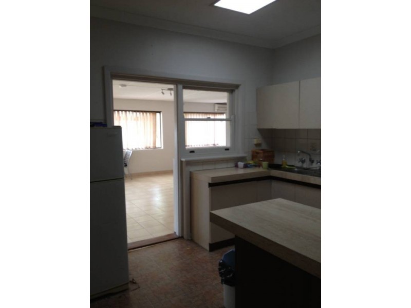 22 Upton Street, St James WA 6102