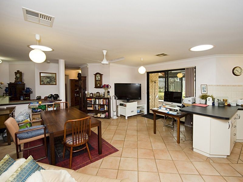 13A Esperance St, East Victoria Park WA 6101