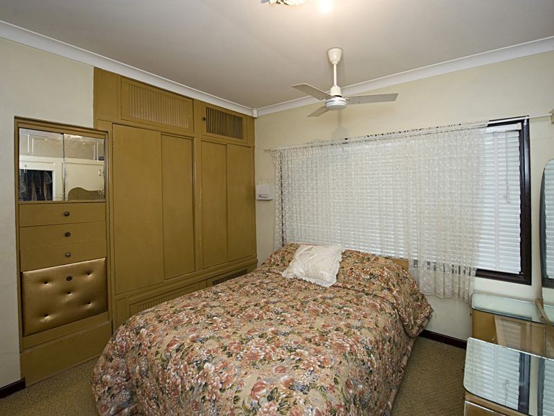 9 Alvah St, St James WA 6102