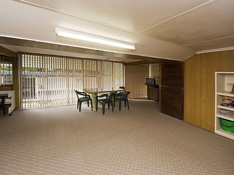 9 Alvah St, St James WA 6102