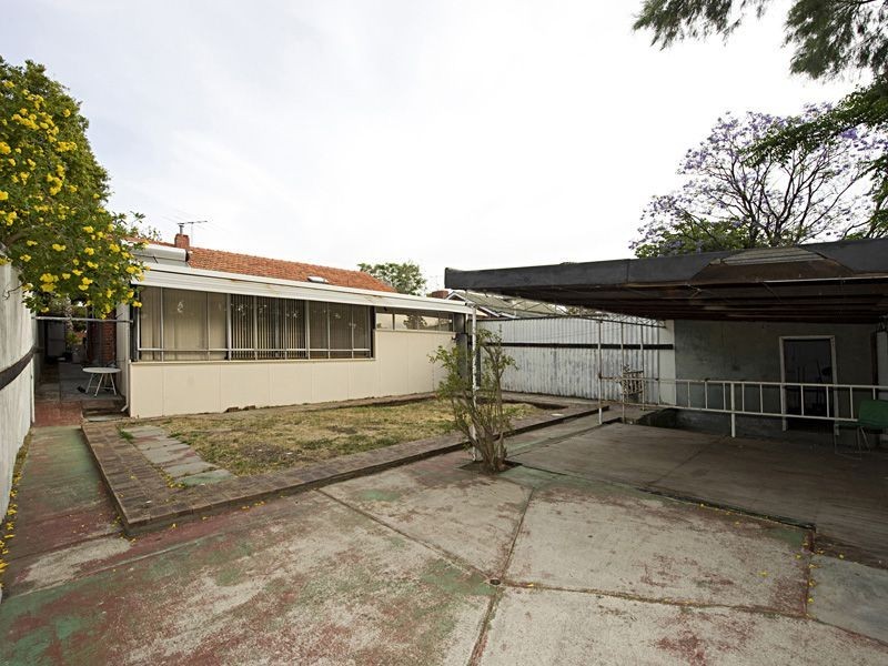 9 Alvah St, St James WA 6102