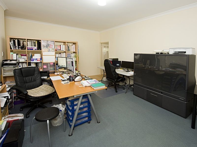 23 Sleight St, St James WA 6102